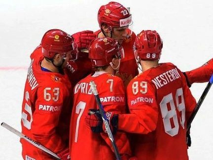 Великолепная пятерка и вратарь: самые завидные женихи российского хоккея