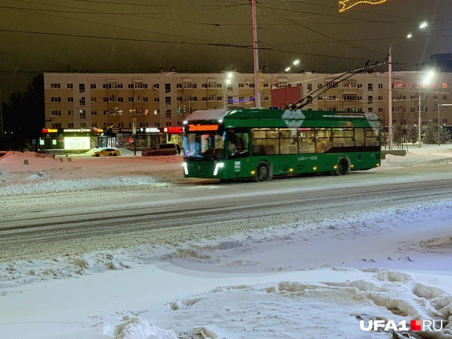 Троллейбус ранним утром 1 января | Источник: Андрей Бирюков / UFA1.RU