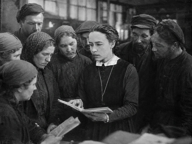 Так нейросеть изобразила Перовскую&nbsp;— по фотографии и описанию, вплоть до одежды | Источник: chatgpt.com