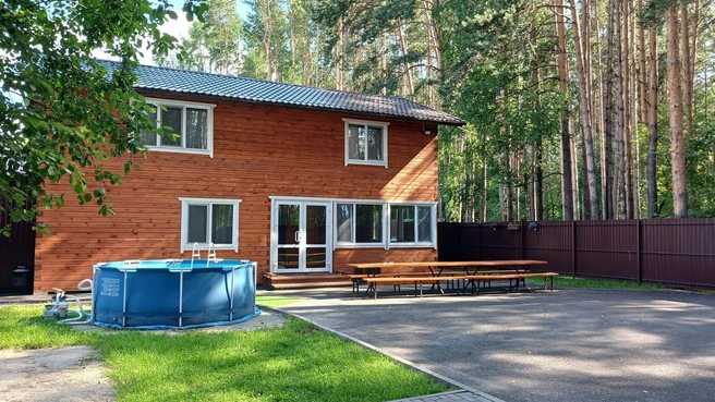 Большой коттедж за 12900 рублей в сутки | Источник: burevestnik70.ru