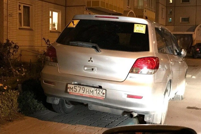 Ребёнок в машине. На детей вне машины внимания предпочитаю не обращать | Источник: Альберт Никогосян