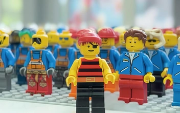41-летний бельгиец собрал 11 тысяч фигурок Lego. Посмотрите на его гигантскую армию