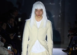 Модель из Казахстана Нурсултан Ондас открыл мужской показ Comme Des Garçons Homme