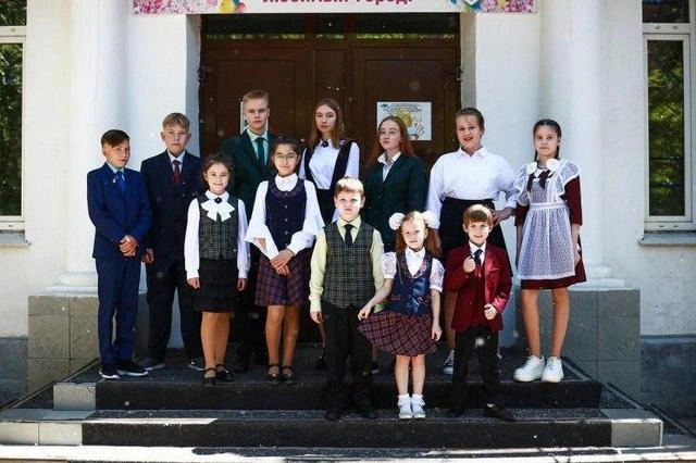 Это знак, что пора покупать школьную форму | Источник: Ксения Зимина