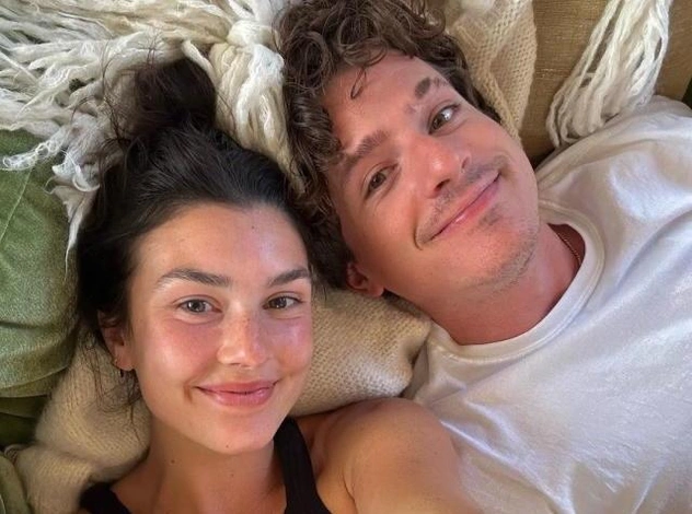 Чарли Пут женился на своей давней подруге