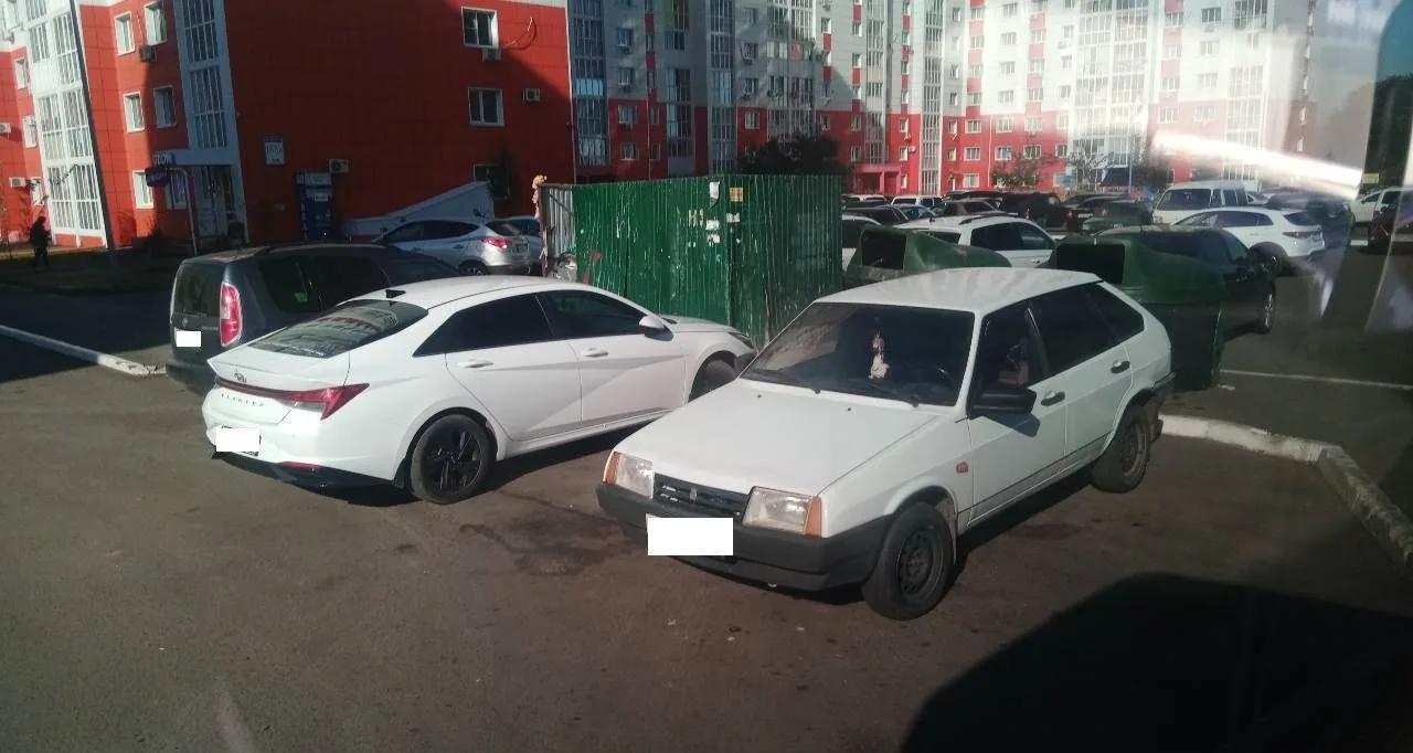В Оренбурге водителям, паркующимся у мусорных контейнеров, выписали штрафов почти на 1,2 млн рублей