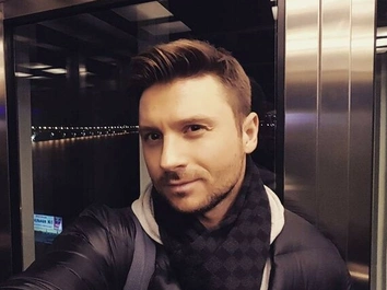 «Король-то, конечно, один, но есть еще принц!»: Лазарев пытается забрать у Киркорова титул