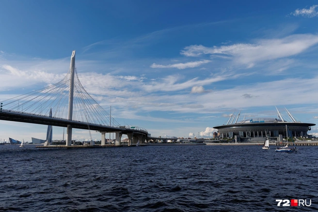 И снова «Газпром Арена», на этот раз — с воды | Источник: Ирина Шарова / 72.RU