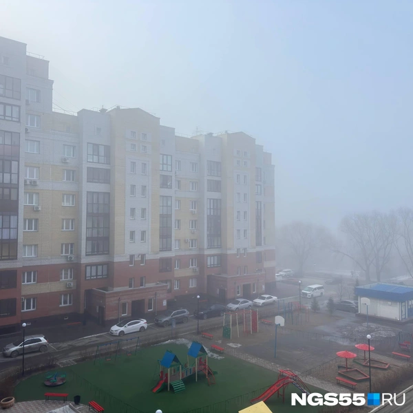 Словно жизни дальше этих многоэтажек и нет | Источник: читатель NGS55.RU