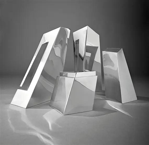 Посуда от Захи Хадид: ретроспектива