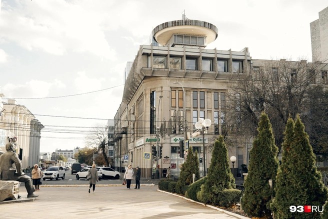 Здесь организуют временную парковку | Источник: Дарья Паращенко / 93.RU