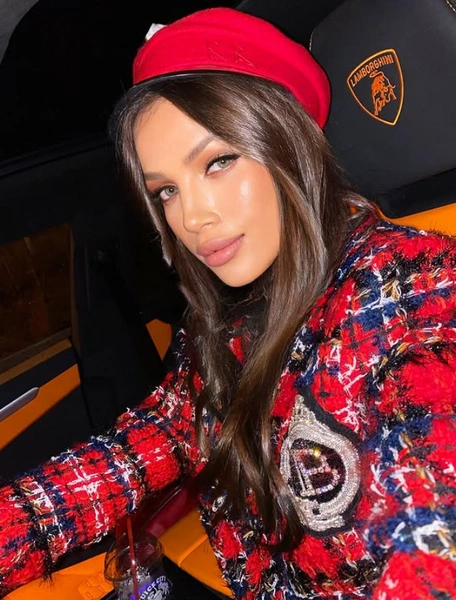 Также звезда «ДОМа-2» не рассказывает о своем состоятельном избраннике