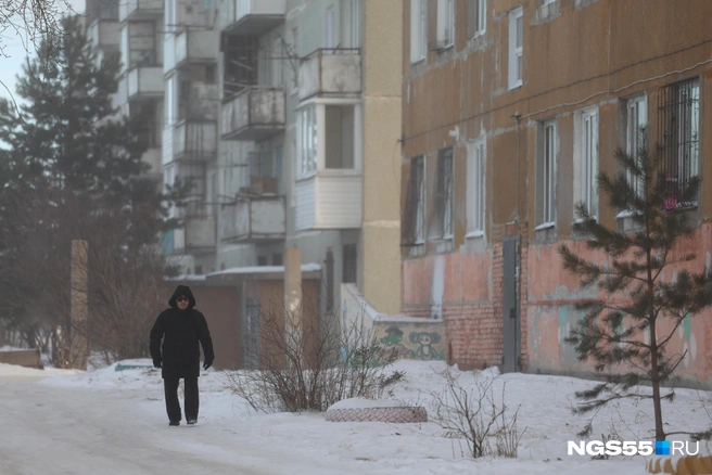 Никто не хочет брать квартиру в старой пятиэтажке на отшибе | Источник: Евгений Софийчук / NGS55.RU