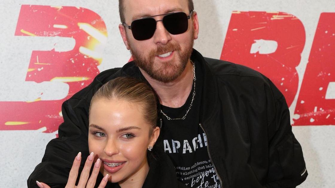 Данила Якушев заявил, что его 19-летняя невеста не должна работать и учиться