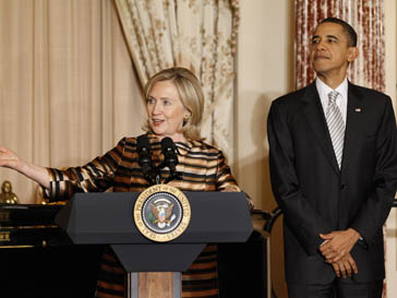 Хилари Клинтон (Hilary Clonton) и Барак Обама (Barak Obama) отчитаются перед конгрессом за Ливию