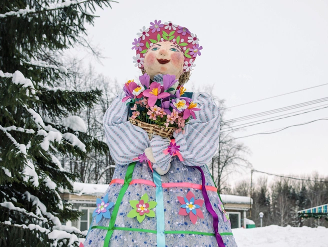 Кукла в весеннем убранстве | Источник: Артем Бауман / 76.RU