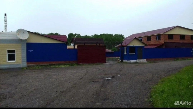 Покупатель получит помещения площадью 2 500 квадратных метров | Источник: avito.ru