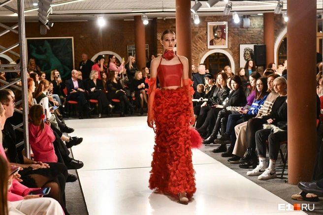 Красный цвет — всему голова | Источник: Дмитрий Емельянов / E1.RU