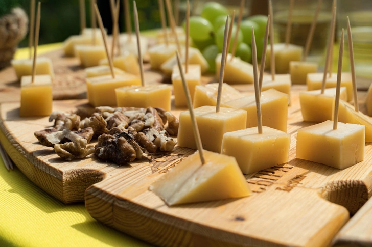 Костромской сыр | Источник: godbamn/Shutterstock/Fotodom.ru