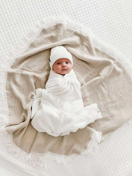 7 древних методов ухода за новорожденными, которые сейчас на пике моды