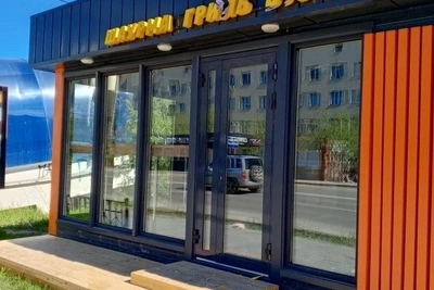 «Последний аргумент»: якутянин разбил вывеску шаурмы конкурента
