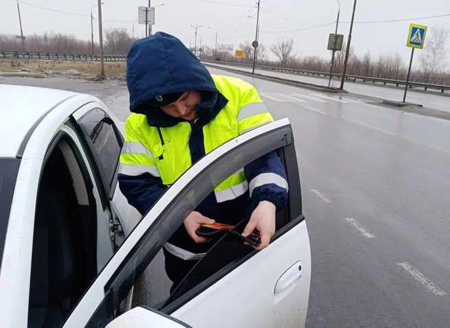В выходные в Рязани 377 водителей оштрафовали за тонировку | ya62.ru