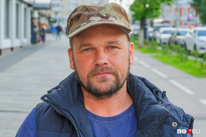 Константин считает, что в школах у детей и так большая нагрузка, сокращение срока обучения «усугубит ситуацию» | Источник: Тимофей Калмаков / 59.RU