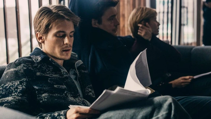 [quiz] Угадай фильм или сериал с Иваном Янковским по кадру