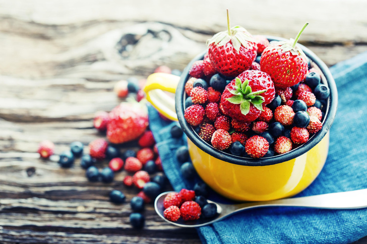 Достаточно 2 горсточек в день: найдена ягода, которая улучшает работу мозга и помогает похудеть