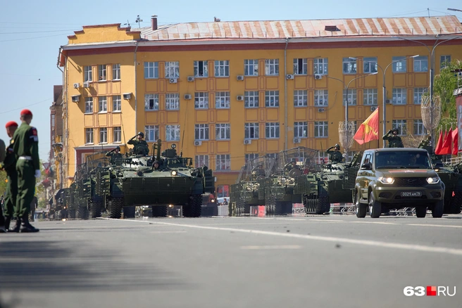По площади пройдет легендарная техника, в том числе танк Т-34  | Источник: Роман Данилкин / 63.RU 