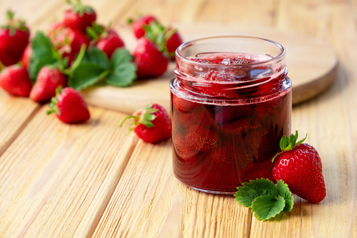Совет дня: как сварить варенье из клубники, чтобы ягоды остались целыми