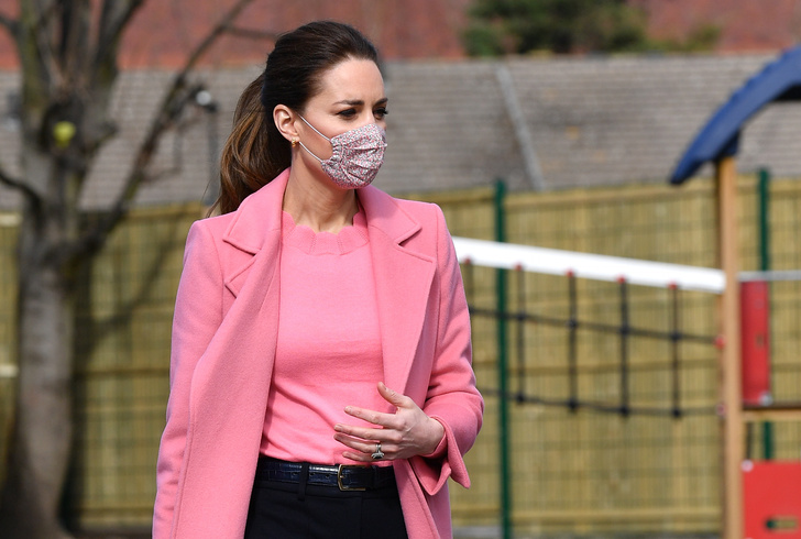 Розовый — хит сезона: 10 модных пальто, как у герцогини Кейт