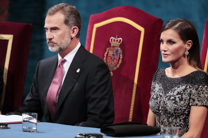 Год начался со скандала: испанская королева Летиция изменила королю Филиппу с мужем своей сестры