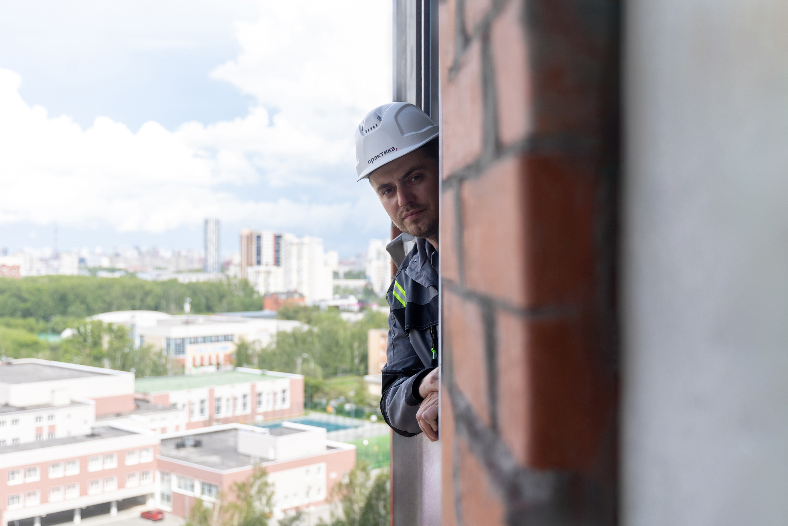 За счет качественных окон и правильной установки в квартирах будет тепло зимой и прохладно летом | Источник: Владислав Лоншаков