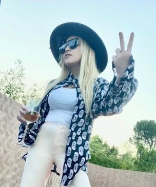 Мадонна продает виллу в Калифорнии, которую купила у рэпера Weeknd