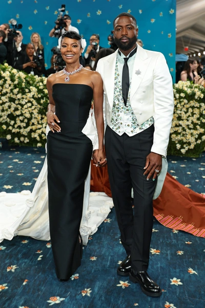Габриэль Юнион Уэйд и Дуэйн Уэйд на Met Gala 2025 | Источник: Getty Images