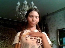 Остается с матерью, вернулась к учебе. Как дела у девочки с антивоенным рисунком Маши Москалевой