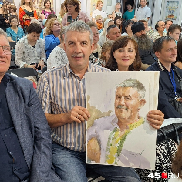 Руководителю предприятия «Агроклевер» из Шадринского округа подарили Андрею Тырцеву сделали подарок | Источник: Александр Лисихин /45.ru