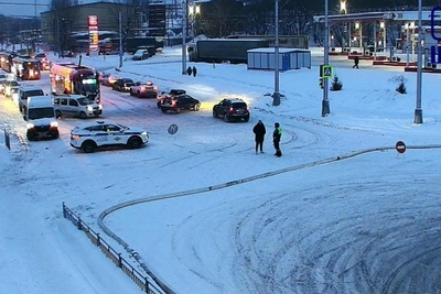 Warehouse fire causes transport collapse, stranding 30 trams