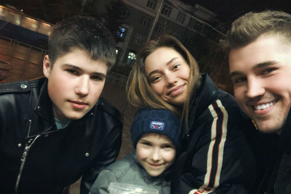 Евгения успела подружиться с братьями Гриценко