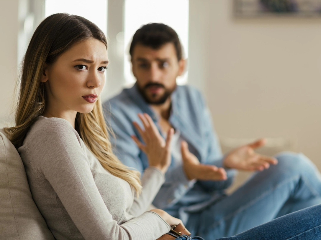 Темное прошлое: 6 тайн, которые всегда скрывают супруги (даже если брак кажется идеальным) | marieclaire.ru