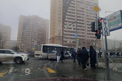 «МЖК стоит колом»: авария с автобусами в Новосибирске