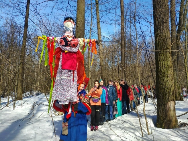 Родноверы тоже празднуют Масленицу, но в другие даты | Источник: Остров Вятичей Москва / Vk.com