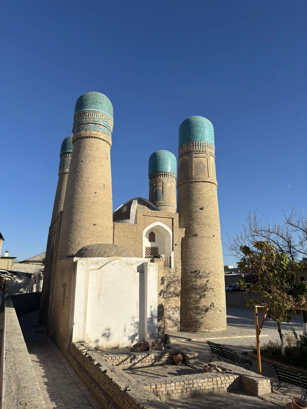 Медресе Чор Минор в Бухаре | Источник: captainu_lyalya / T.me