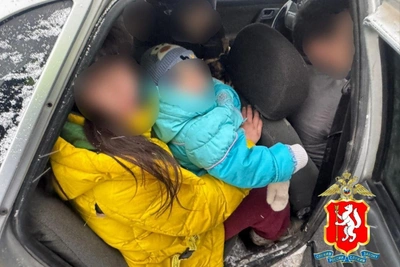 В нетрезвом виде водитель вез семерых детей на Урале