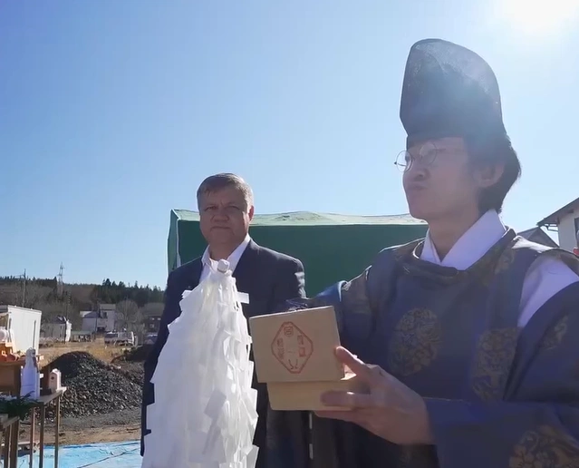 Церемония в Японии с участием Виталия Веркеенко | Источник: Hirugano Lapland / Instagram*