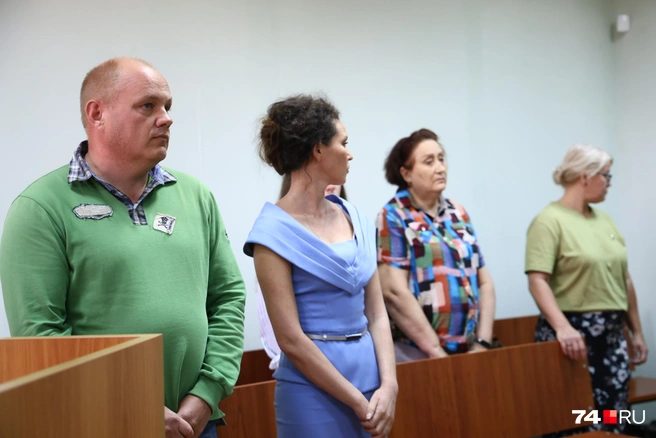 На оглашение приговора предприниматель пришел с адвокатом, присутствовала в зале суда и одна из потерпевших | Источник: Михаил Шилкин