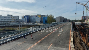 По временной оранжевой разметке ширина правых полос&nbsp;— 2,5 метра, а левых&nbsp;— 2 метра | Источник: Кирилл Хафизов / 59.RU