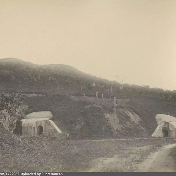 Бетонный погреб для хранения патронов к скорострельным пушкам. 1909 год | Источник: «Виды Владивостокского военного порта» / pastvu.com