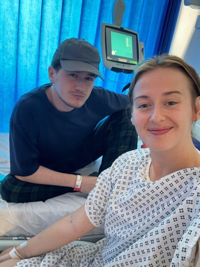 24-летняя девушка пожертвовала почку брату с редким синдромом Альпорта